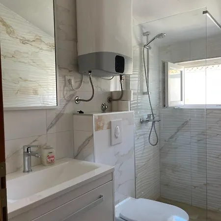 Vukovic Apartment Makarska
